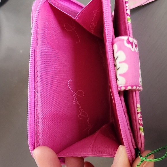 Vera Bradley Bermuda zip wallet - Picture 4 of 9
